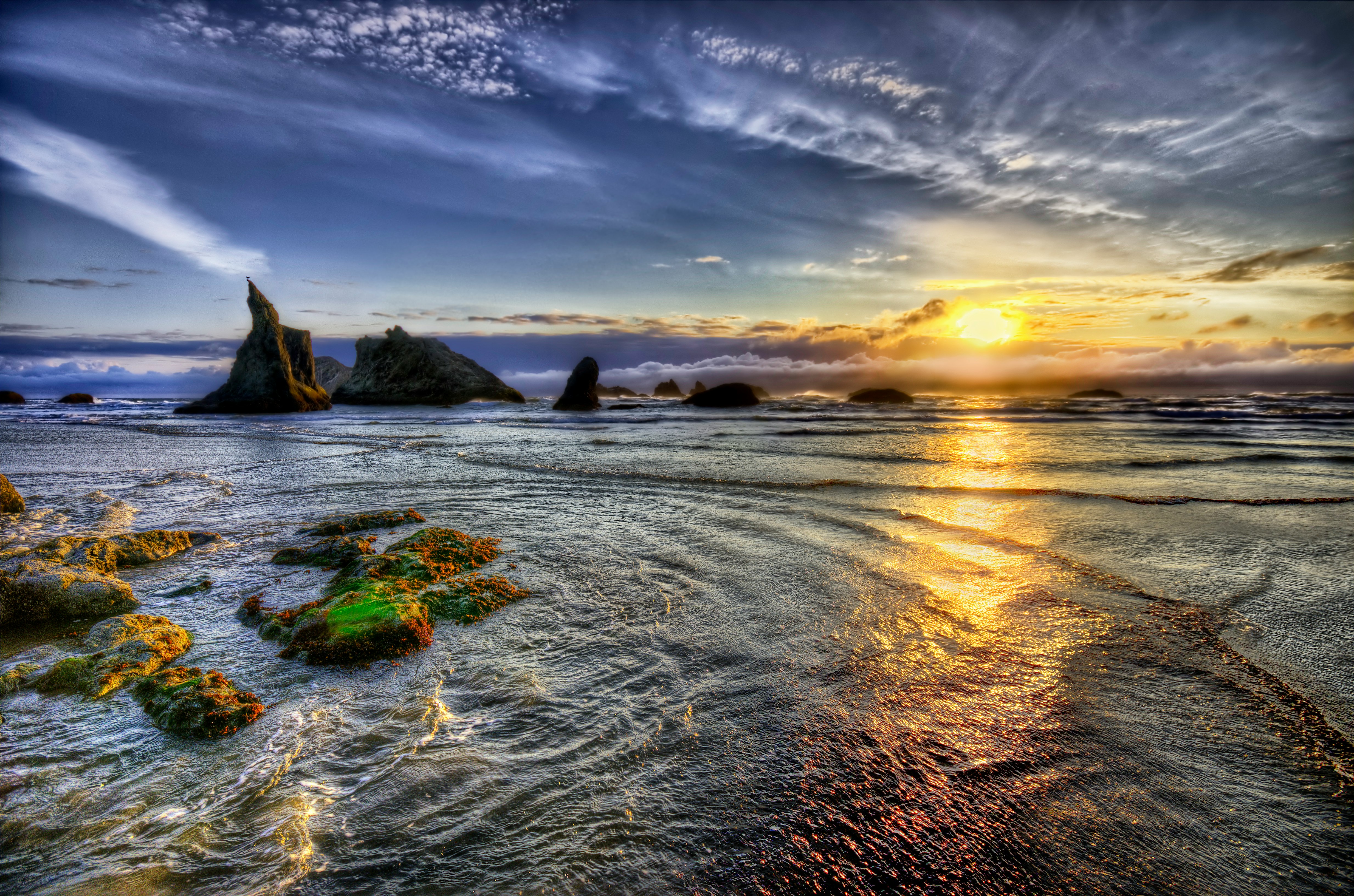 landscape photo of ocean during golden hour